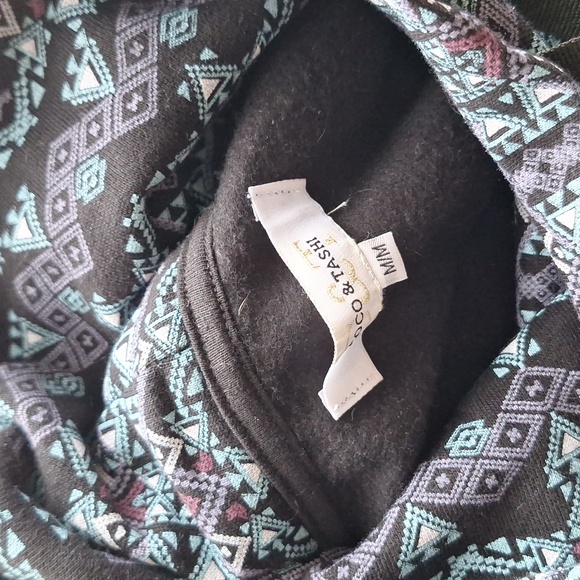 Coco & tashi high-neck geometric pattern sweatshirt - Picture 4 of 4